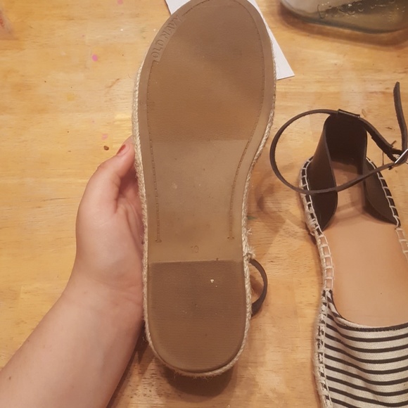 Black and white sandals - Picture 2 of 3